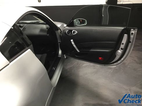 Used 2008 Nissan 350Z Enthusiast RWD image 26