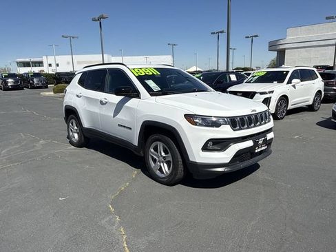Used 2023 Jeep Compass Latitude AWD/4WD image 38