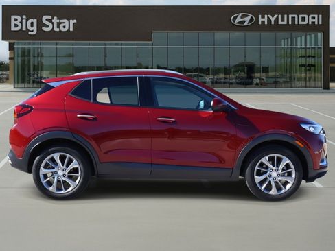 Used 2023 Buick Encore GX Essence w/ Experience Buick Package image 5