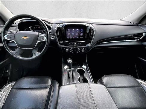 Used 2020 Chevrolet Traverse Premier FWD image 16