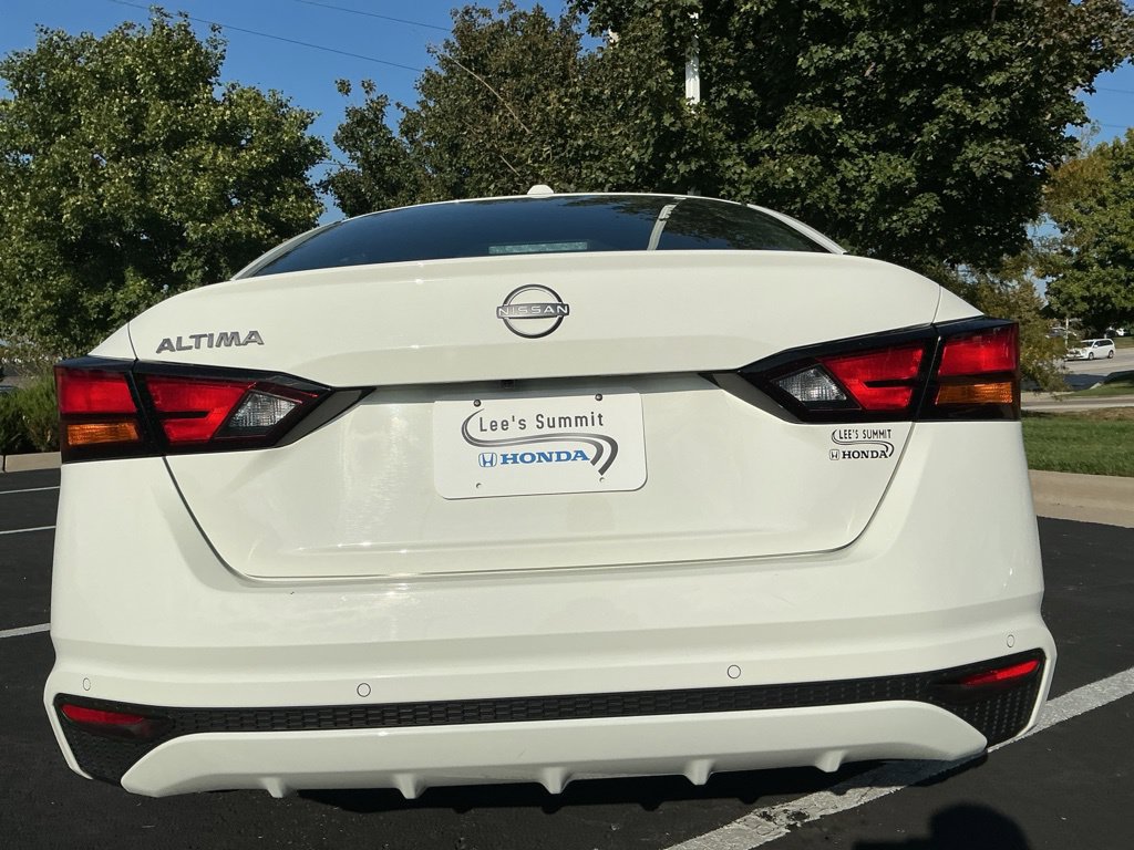 Used 2025 Nissan Altima 2.5 SV FWD image 10