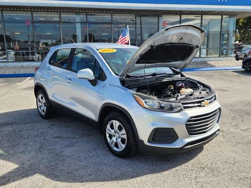 Used 2017 Chevrolet Trax LS image 17