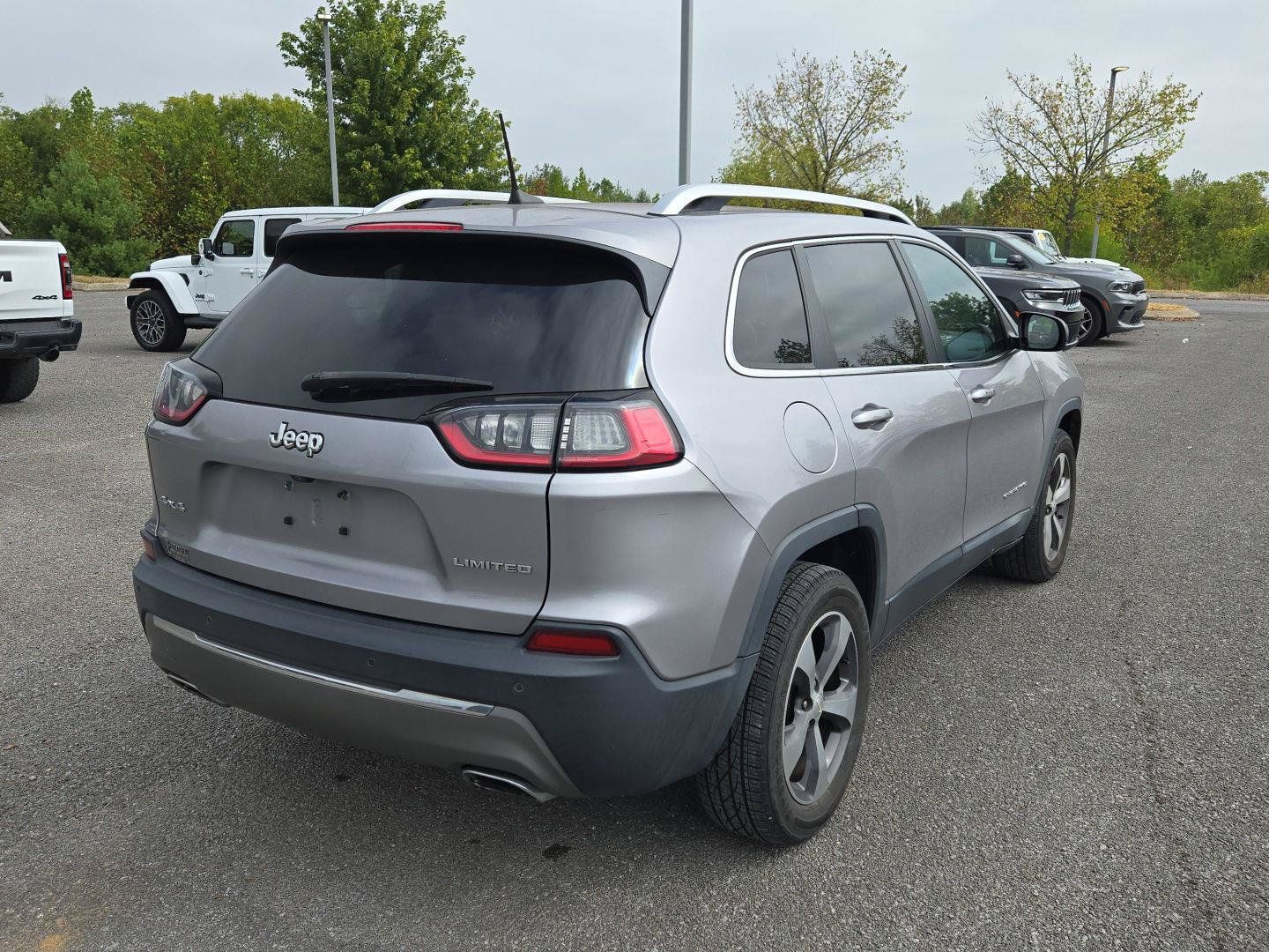 Used 2020 Jeep Cherokee Limited AWD/4WD image 7