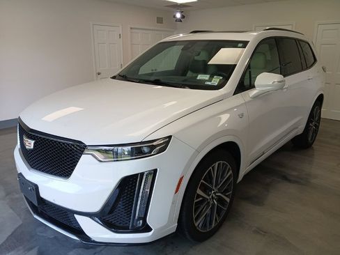Certified 2024 Cadillac XT6 Sport w/ Technology Package AWD/4WD image 4