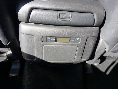 Used 2024 Nissan Armada SL w/ Captain's Chairs Package image 16