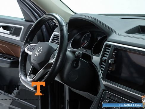 Used 2021 Volkswagen Atlas SE w/ Panoramic Sunroof Package image 35