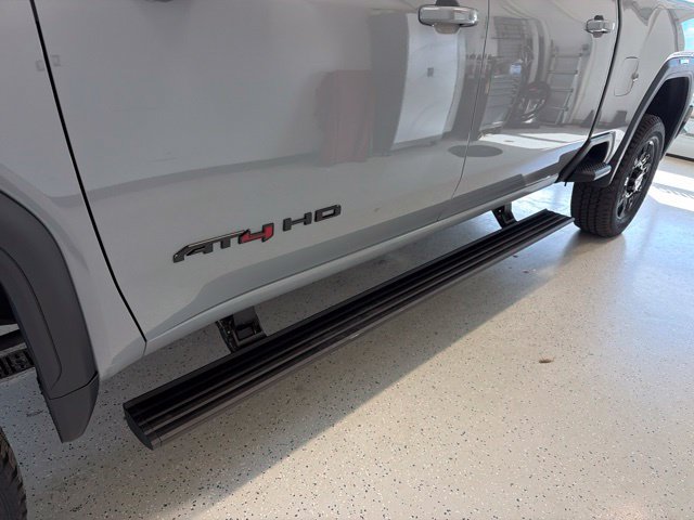 Used 2025 GMC Sierra 2500 AT4 w/ AT4 Premium Plus Package AWD/4WD image 12
