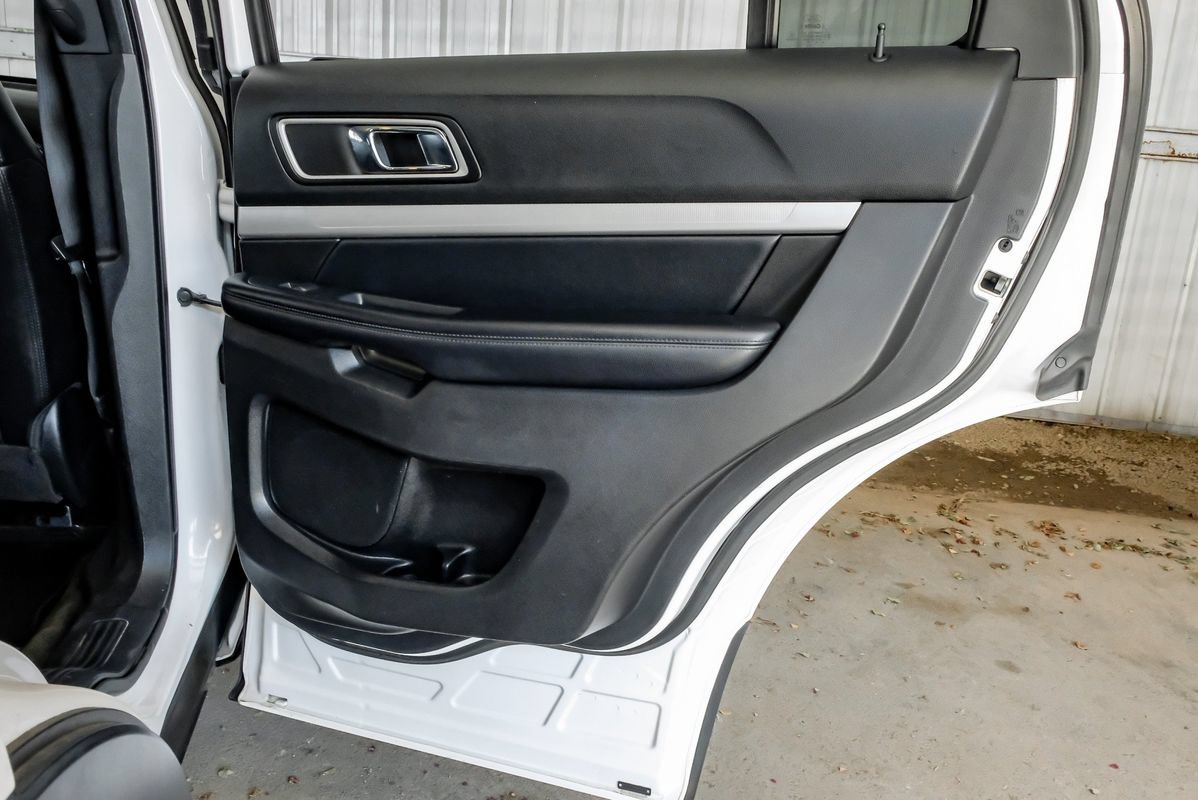 Used 2017 Ford Explorer XLT w/ Equipment Group 202A FWD image 47