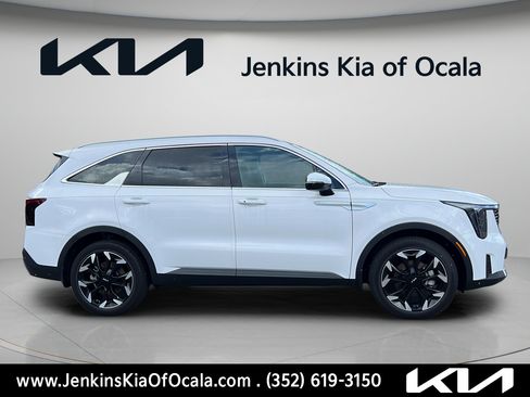 New 2026 Kia Sorento EX w/ EX Premium Package FWD image 2