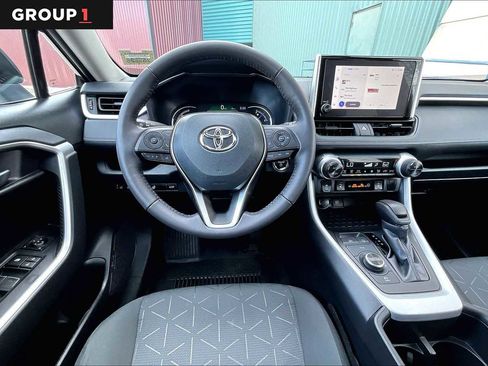 Used 2024 Toyota RAV4 XLE w/ Convenience Package image 6