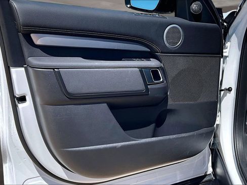 Certified 2025 Land Rover Discovery Dynamic SE AWD/4WD image 18