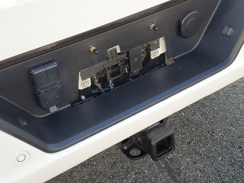 Used 2024 GMC Sierra 1500 AT4 w/ Technology Package image 38