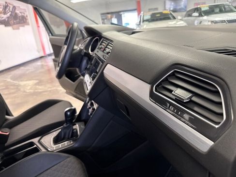 Used 2020 Volkswagen Tiguan S image 31