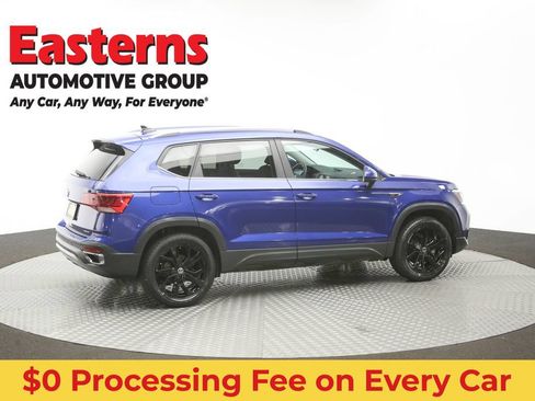 Used 2022 Volkswagen Taos SE w/ Panoramic Sunroof Package AWD/4WD image 43