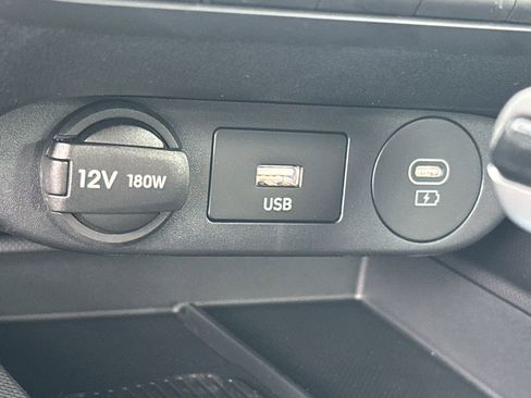 New 2025 Hyundai Elantra SEL image 32