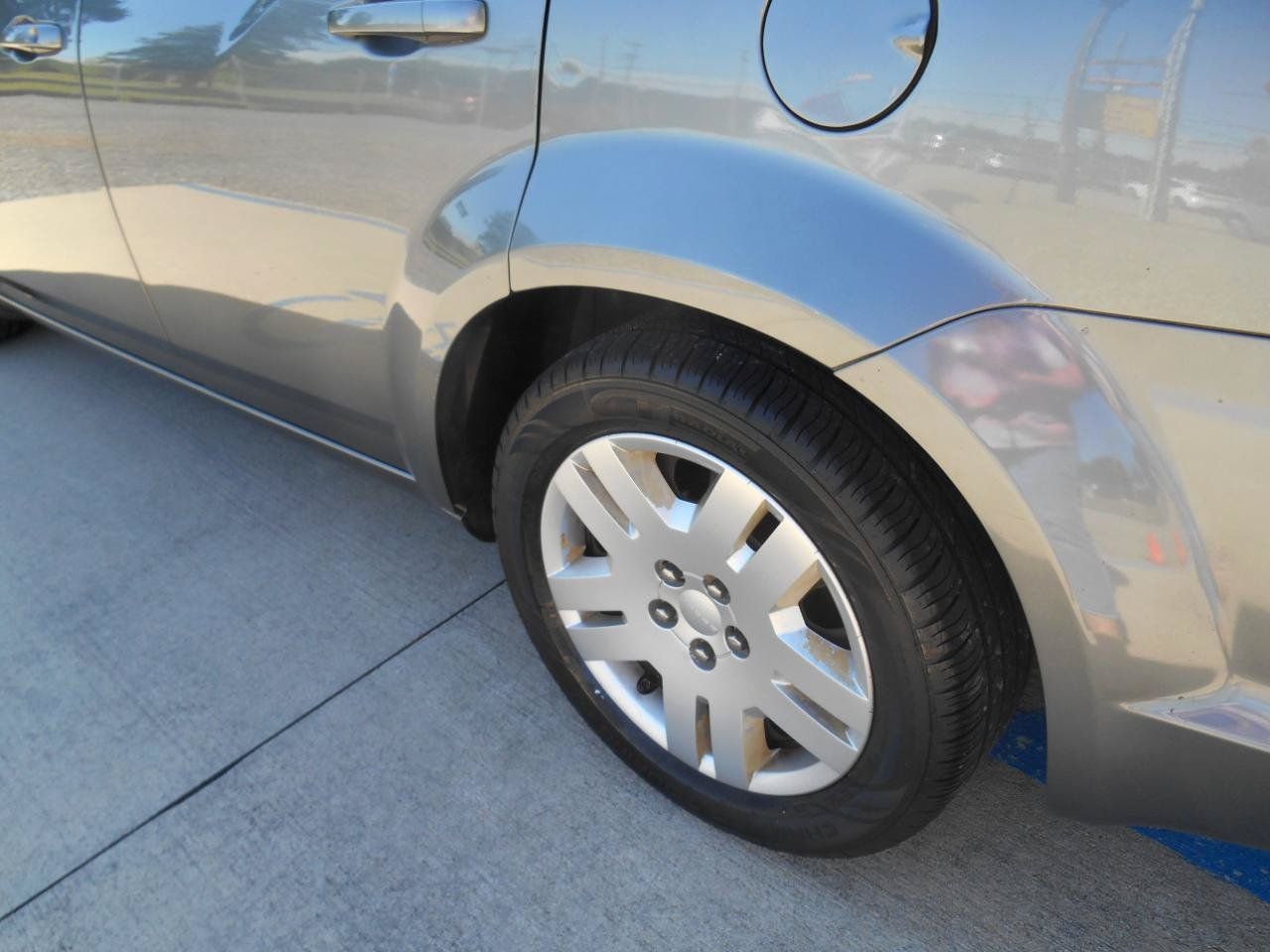 Used 2013 Dodge Avenger SE FWD image 12