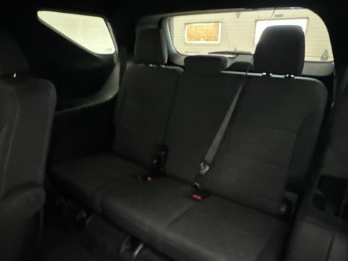 Used 2025 Chevrolet Traverse LT AWD/4WD image 48