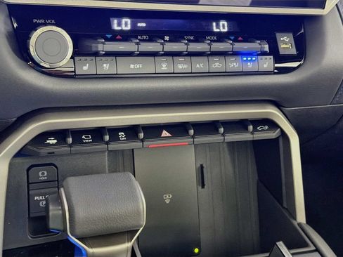 New 2026 Toyota Tundra Platinum AWD/4WD image 19