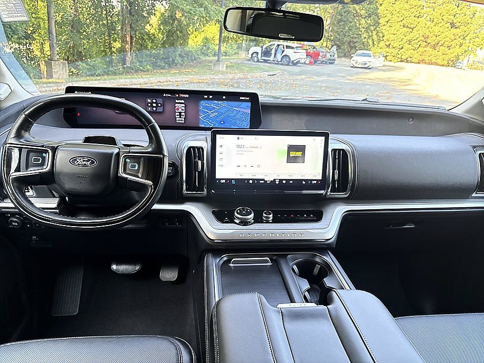 Used 2025 Ford Expedition Max Platinum AWD/4WD image 19