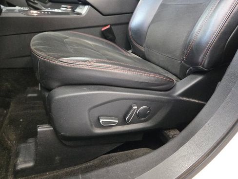 Used 2018 Ford Explorer XLT w/ Equipment Group 202A AWD/4WD image 24