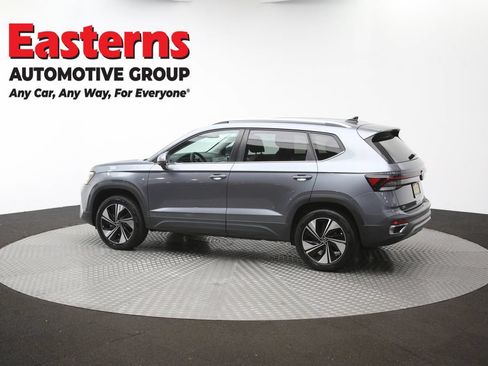 Used 2025 Volkswagen Taos SE AWD/4WD image 60