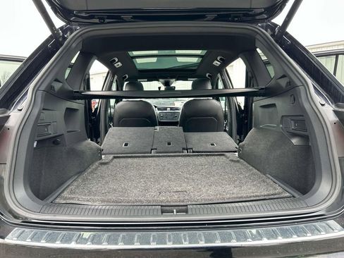 Used 2022 Volkswagen Tiguan SEL R-Line AWD/4WD image 14