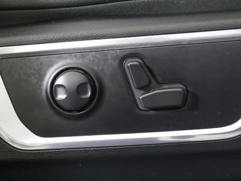 Used 2023 RAM 1500 Laramie AWD/4WD image 36
