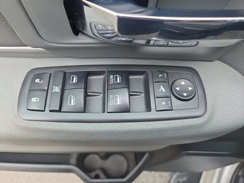 Used 2017 RAM 1500 Big Horn AWD/4WD image 17
