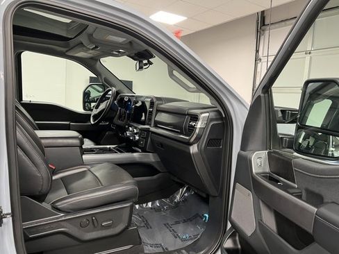 Used 2025 Ford F350 Lariat w/ Black Appearance Package image 58
