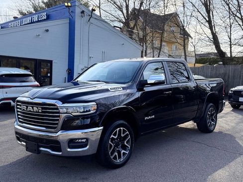 Used 2025 RAM 1500 Laramie AWD/4WD image 2