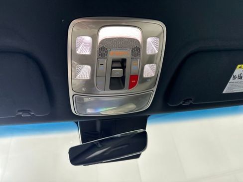 Used 2024 Genesis Electrified GV70 Advanced image 25