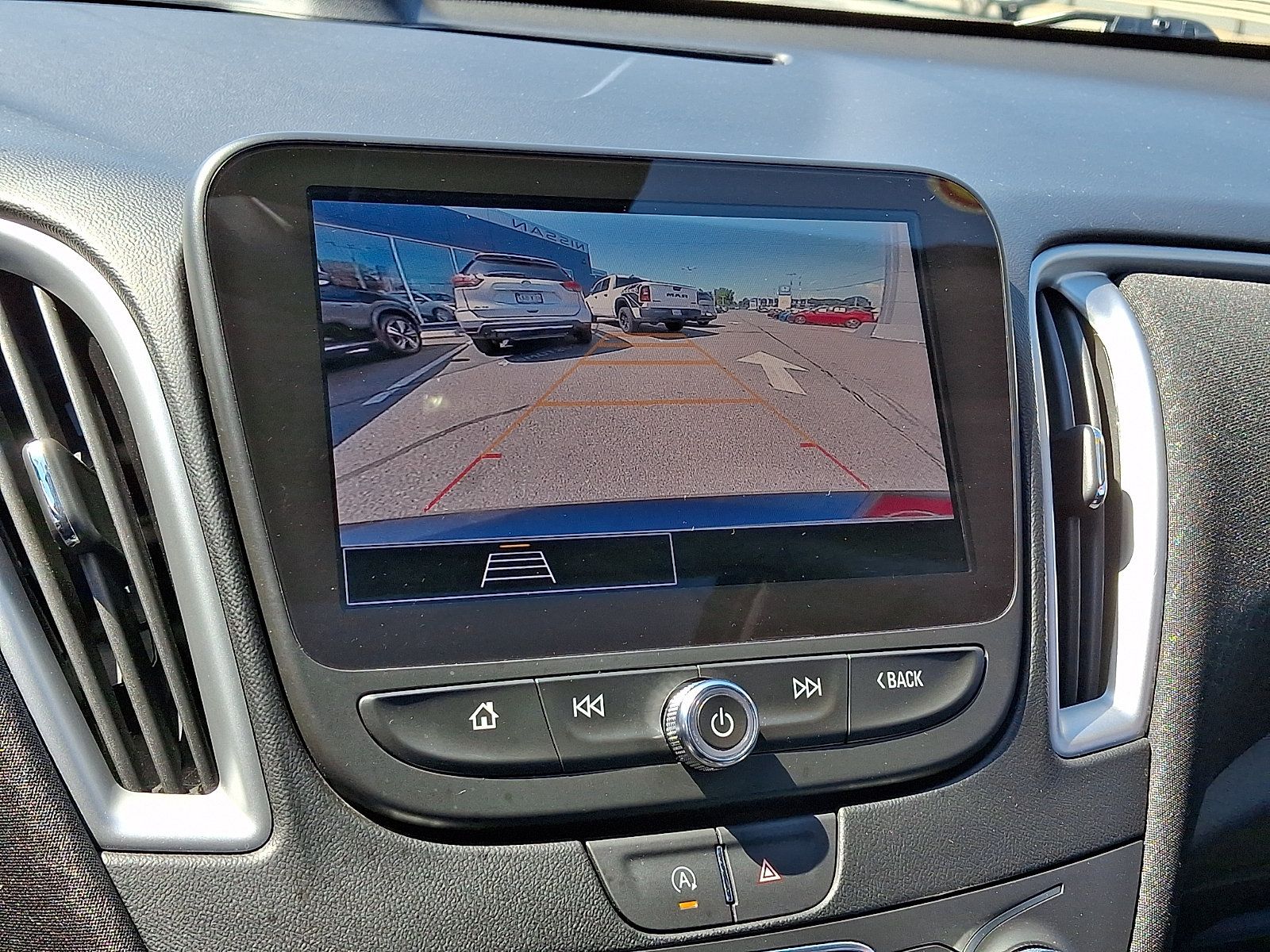 Used 2023 Chevrolet Malibu LT FWD image 19