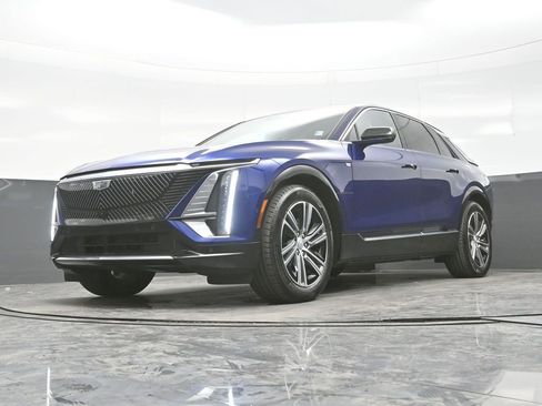 Certified 2024 Cadillac Lyriq Luxury w/ LPO, Floor Liner Package AWD/4WD image 20