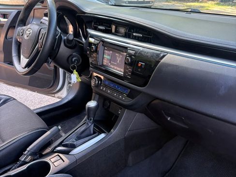Used 2015 Toyota Corolla S FWD image 35