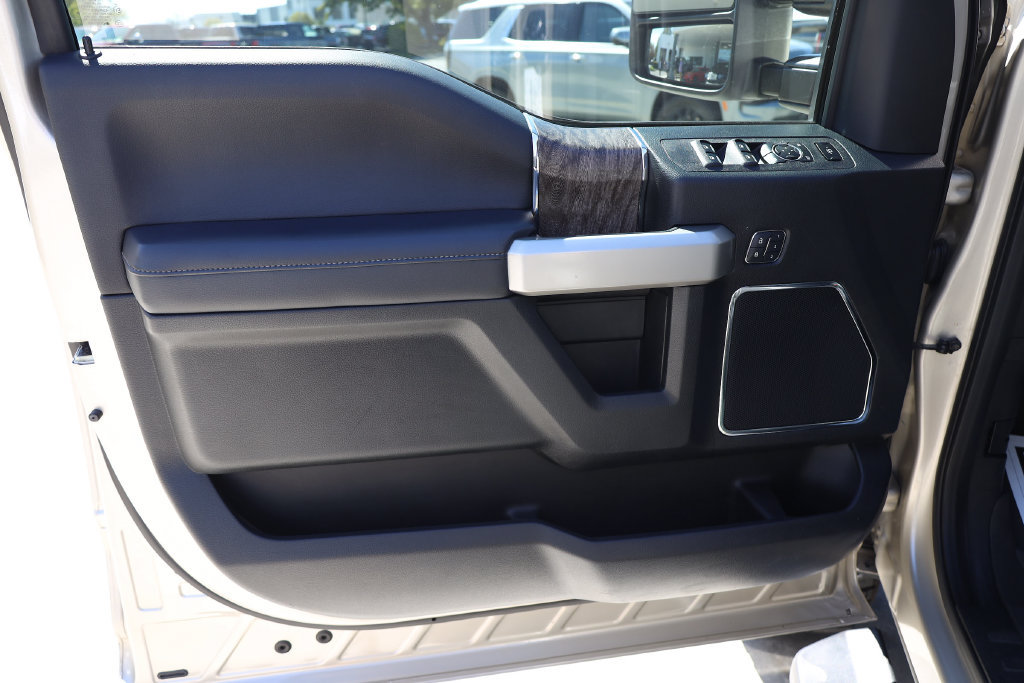 Used 2017 Ford F250 Lariat w/ Lariat Ultimate Package AWD/4WD image 10