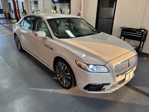 Used 2019 Lincoln Continental Select w/ Continental Climate Package FWD image 10