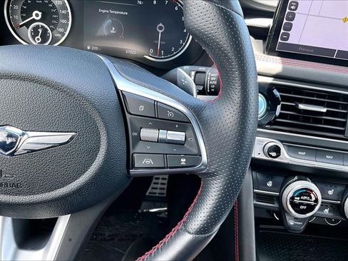 Used 2022 Genesis G70 3.3T RWD image 21