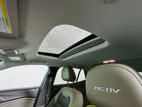 New 2025 Chevrolet Trax ACTIV w/ Sunroof Package image 22