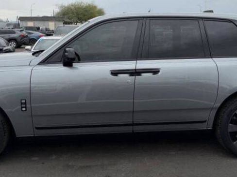 Used 2023 Rolls-Royce Cullinan image 2