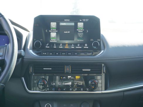 Used 2021 Nissan Rogue Platinum image 17