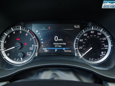 Used 2023 Toyota Highlander XLE AWD/4WD image 18