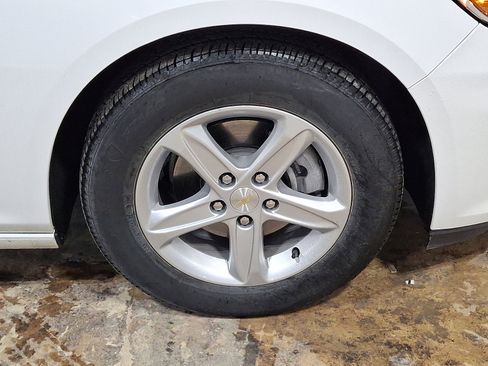 Used 2025 Chevrolet Malibu LS image 9