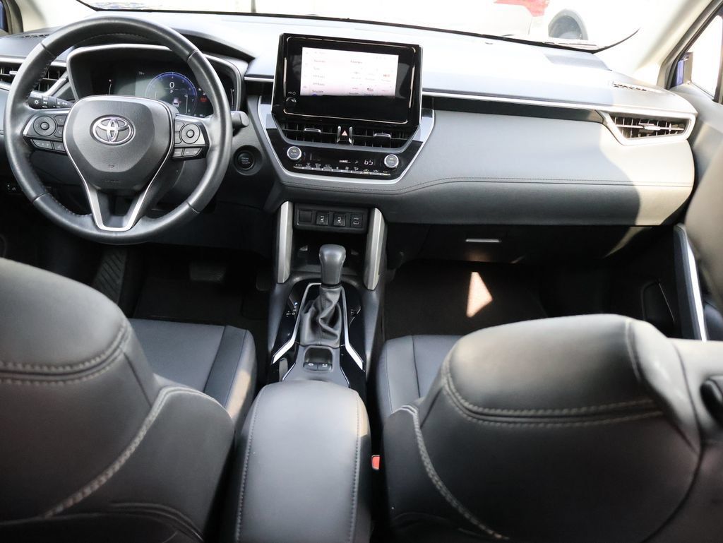Used 2024 Toyota Corolla Cross XLE w/ Convenience Package FWD image 13
