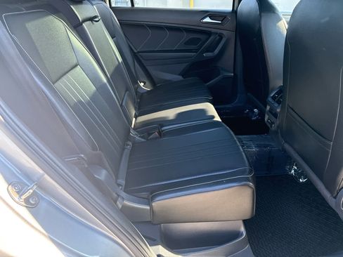 Used 2022 Volkswagen Tiguan SE R-Line image 14