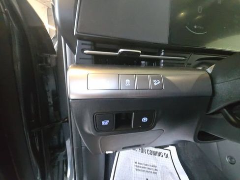 Used 2024 Hyundai Kona Limited AWD/4WD image 26