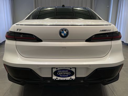 Used 2023 BMW i7 xDrive60 AWD/4WD image 5
