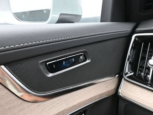 New 2026 Volvo XC90 T8 Plus w/ Protection Package Premier AWD/4WD image 30