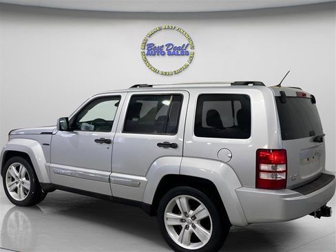 Used 2011 Jeep Liberty Sport AWD/4WD image 3