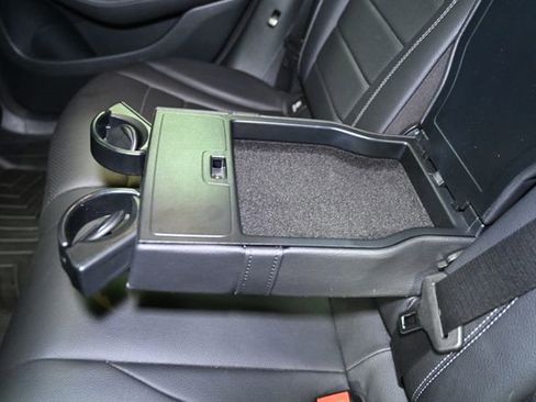 Used 2018 Mercedes-Benz GLC 300 4MATIC image 56