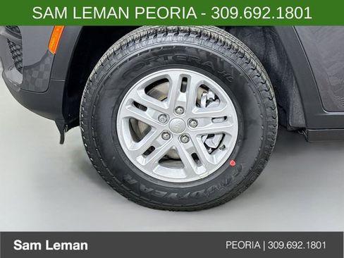 New 2025 Jeep Grand Cherokee Laredo w/ Luxury Tech Group I image 28